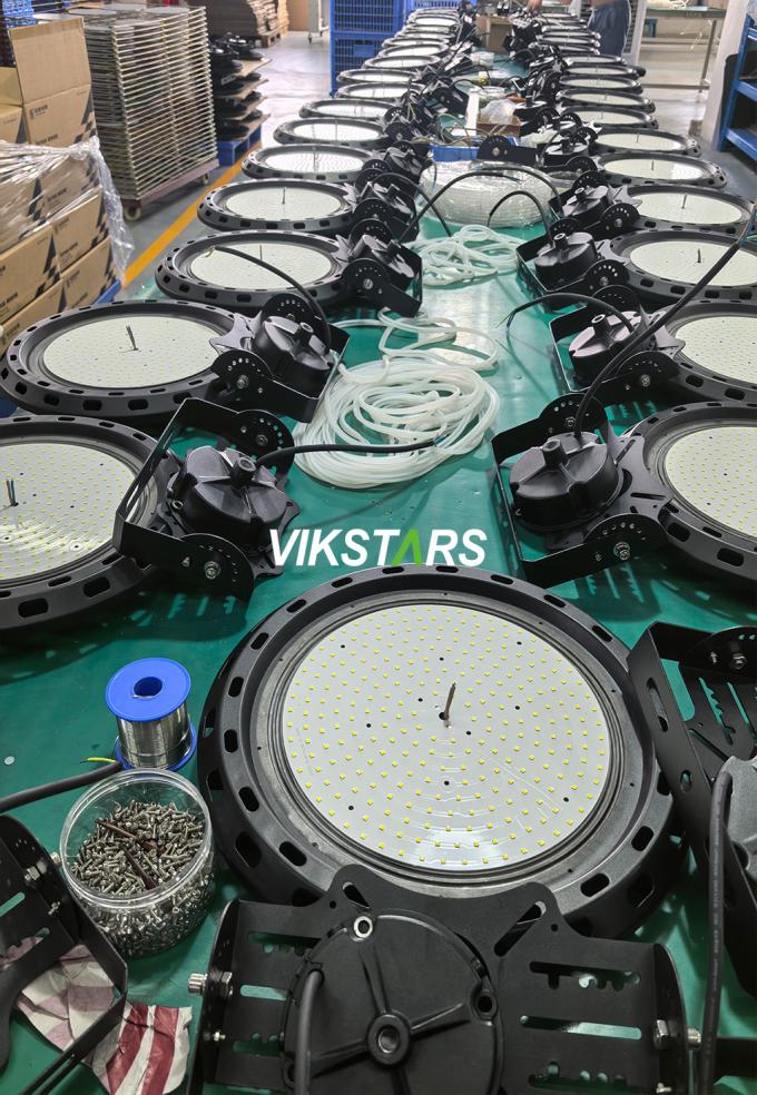 150lm/w UFO ハイベイライト ダイ・カスティング アルミニウムハウジング 5 年間の保証 EMC LED 13