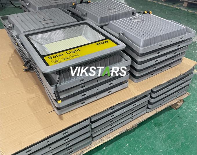 600w 800w ソーラー 洪水灯 スタジアム照明 屋外 高電力 太陽光反射器 13