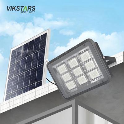 購入 最新 ソーラーガーデンライト 100W 200W 300W 400W 庭園照明のための太陽光屋外照明 太陽光投光灯 オンライン製造
